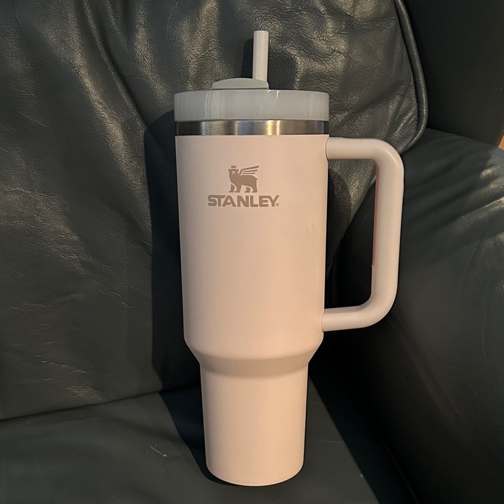 Stanley 40 oz Light Pink Tumbler with Handle